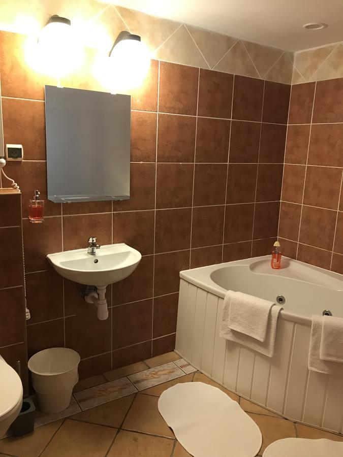 Hotel Villa Rezydent Вроцлав Экстерьер фото